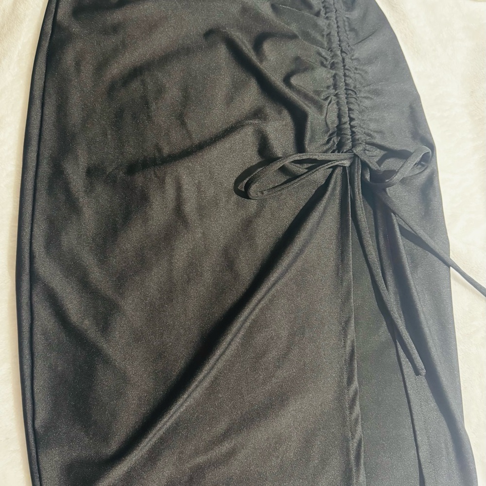 Black Ruched Pencil Midi Skirt